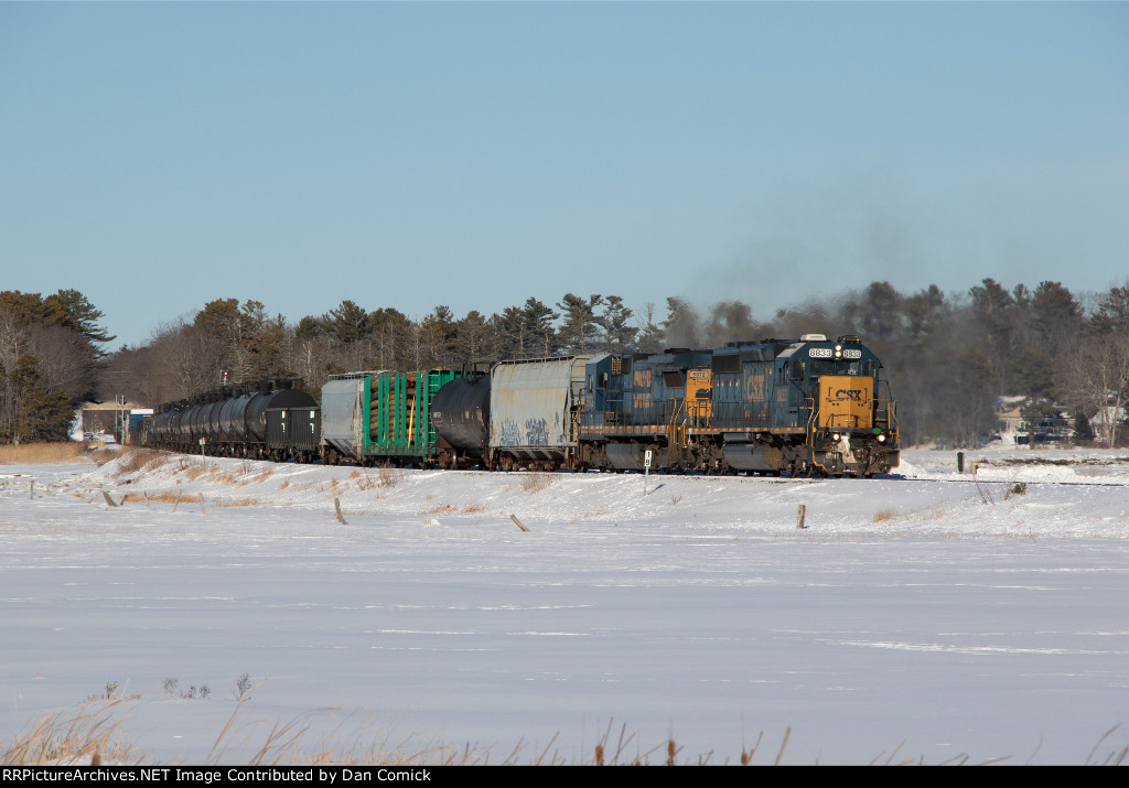 CSXT 8833  Leads L080 at Scarborough